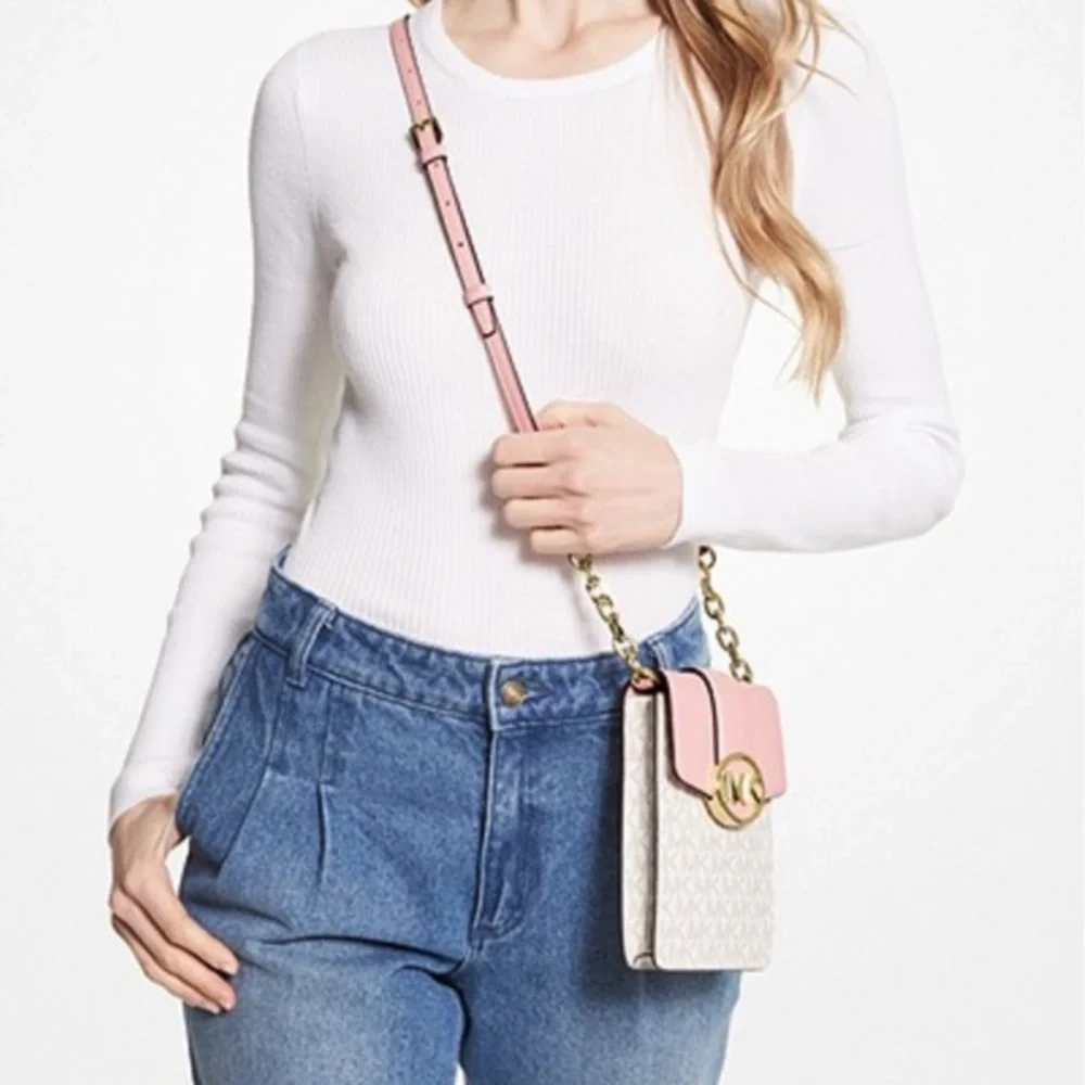 Michael Kors Carmen Small Logo Smartphone Crossbody Bag
Powder Blush Multi - Picture 1 of 16